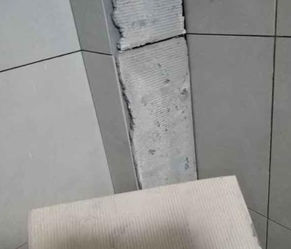 那曲瓷砖空鼓维修公司分享下厨房瓷砖脱落的补救措施。